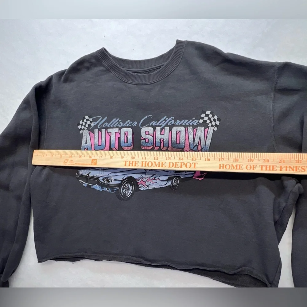 Hollister Graphic Car Show Gray‎ Cropped Sweatshirt, M